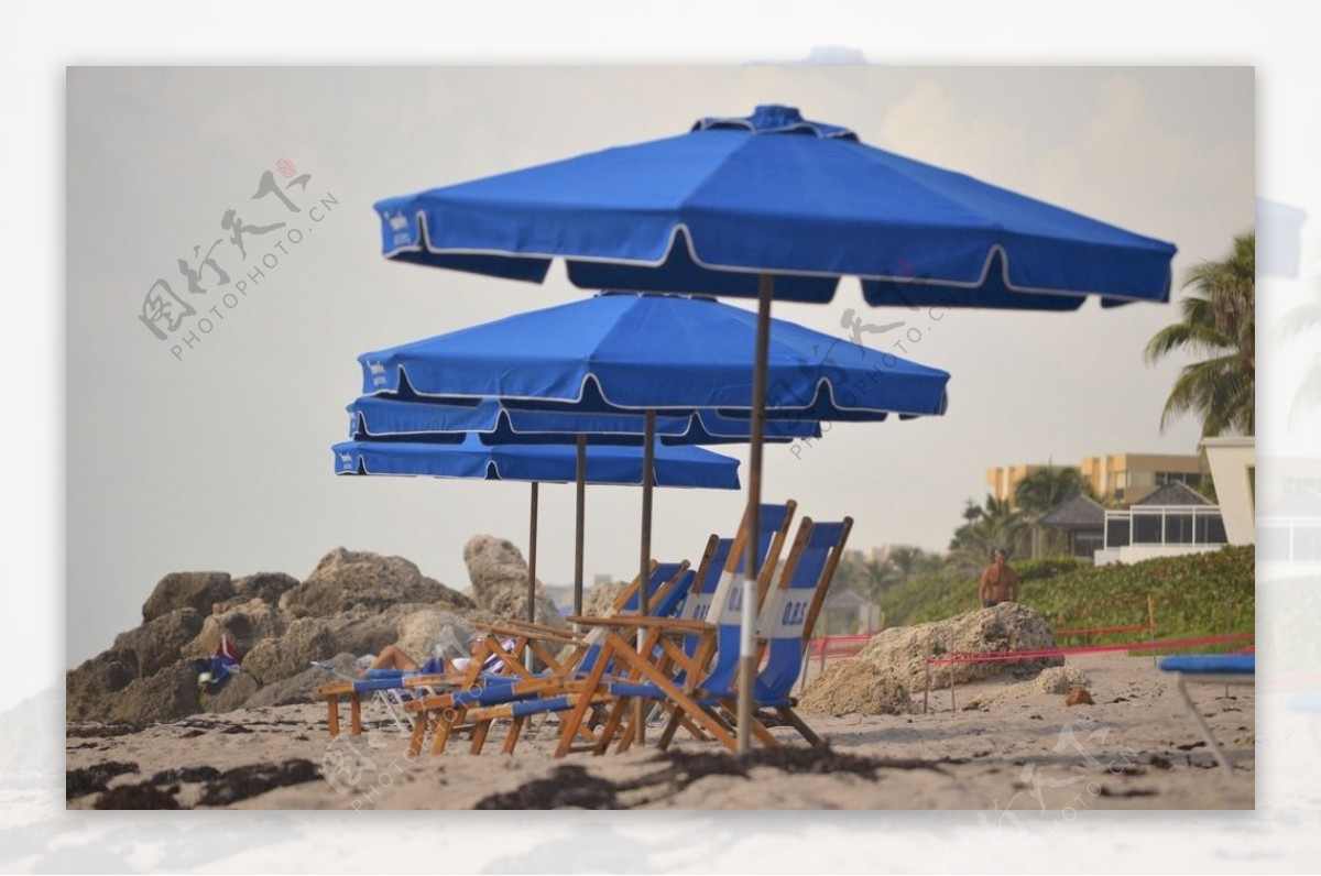 沙滩椅海滩伞