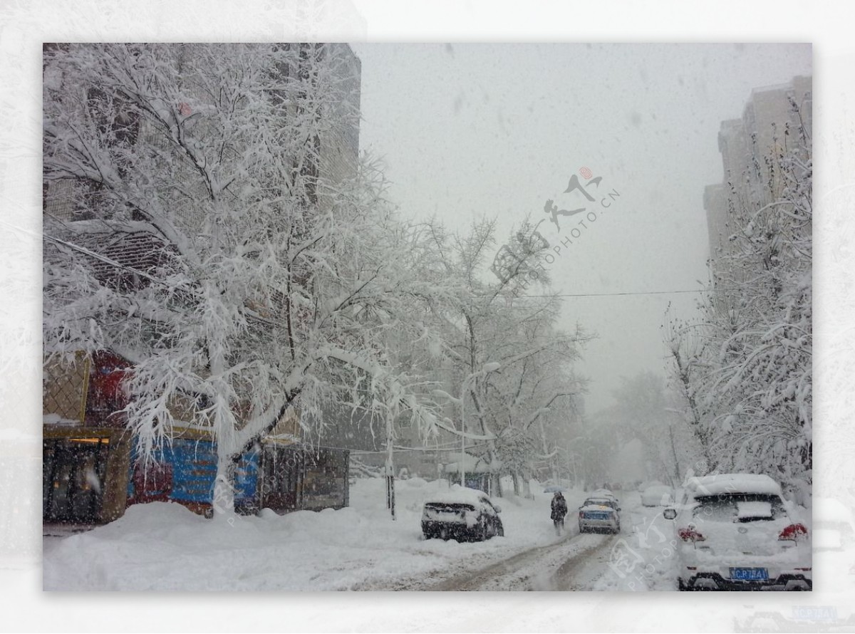 暴雪后的牡丹江街景