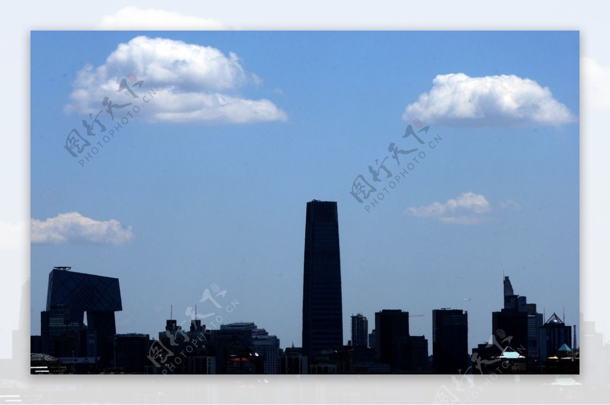 北京蓝天白云天空逆光拍摄