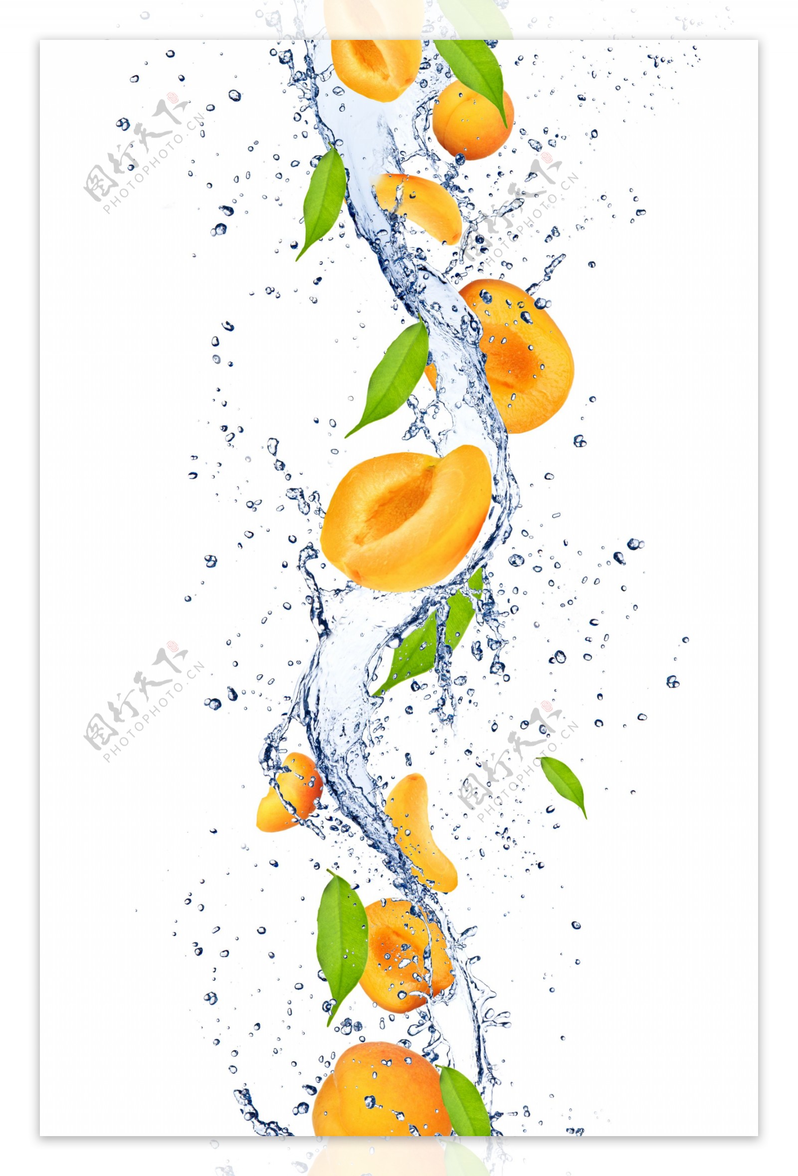 水花喷溅与水蜜桃图片