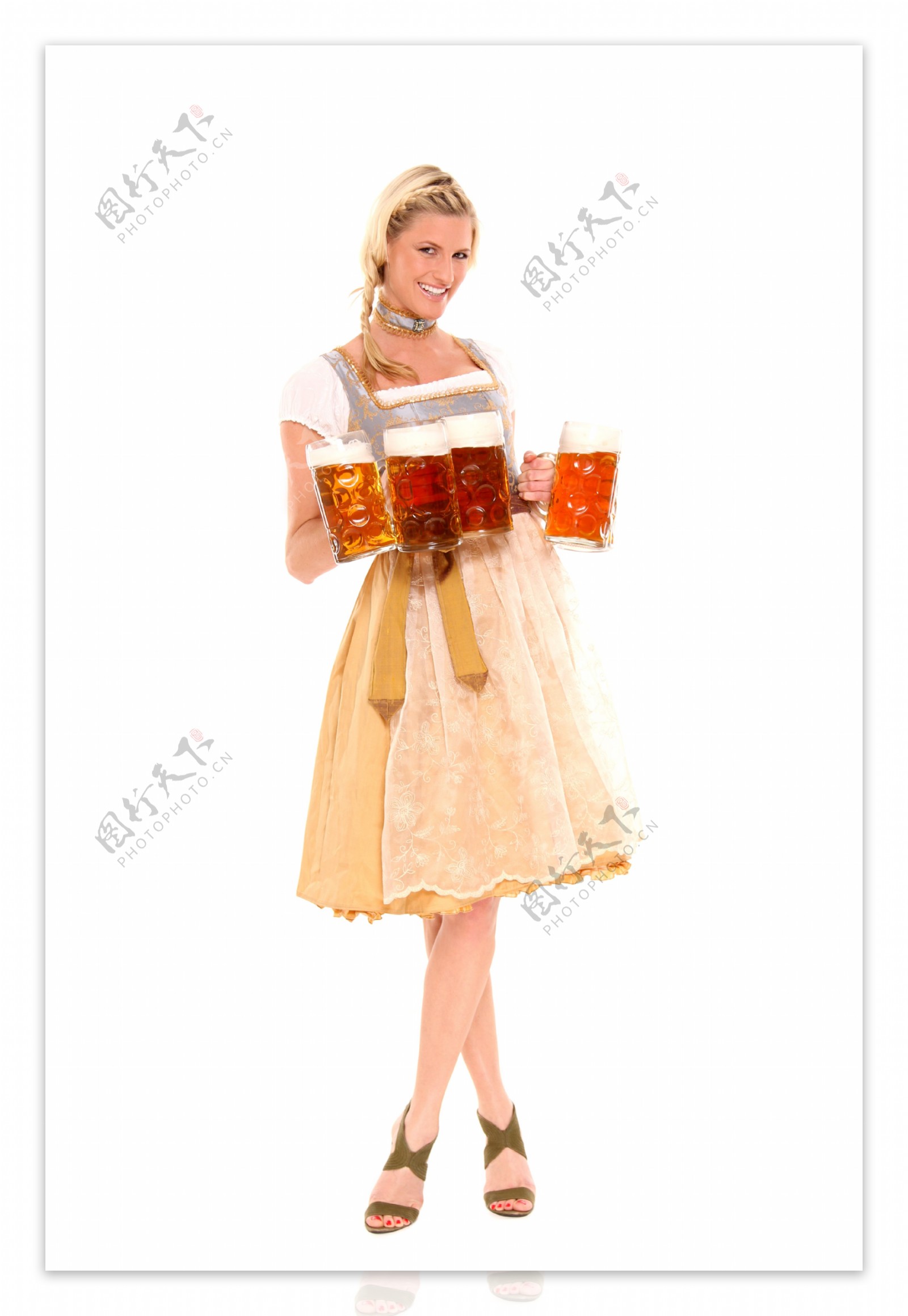 美女与啤酒图片