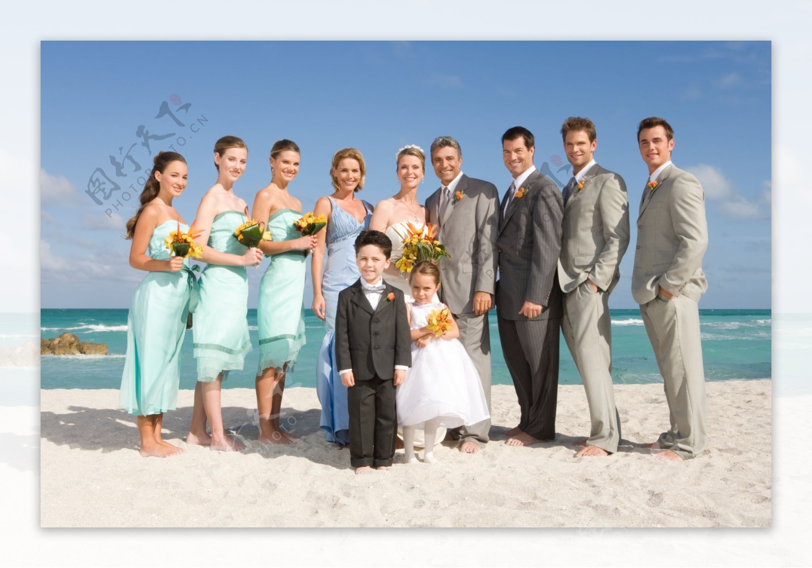 沙滩上的婚礼摄影图片