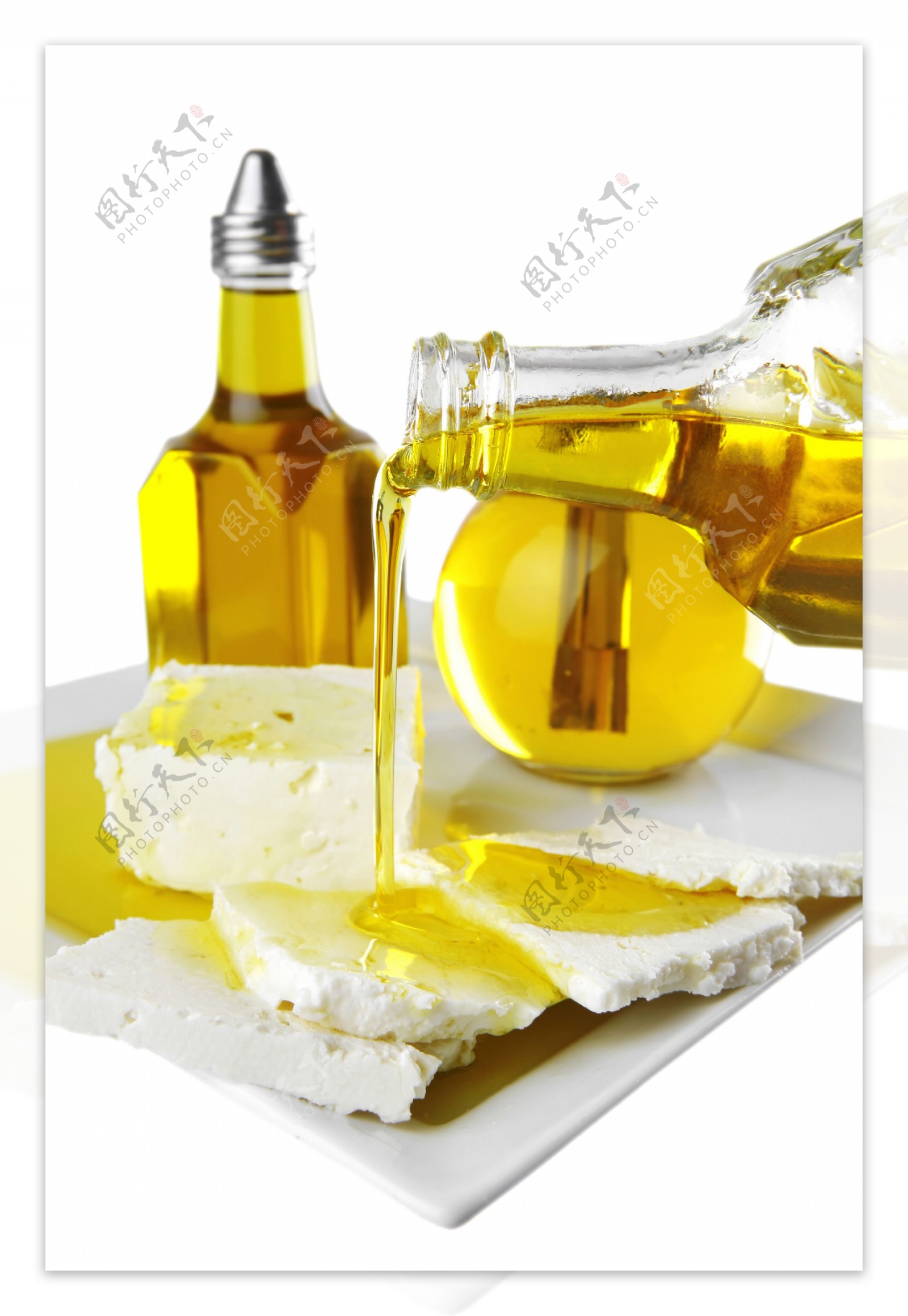 黄色橄榄油图片