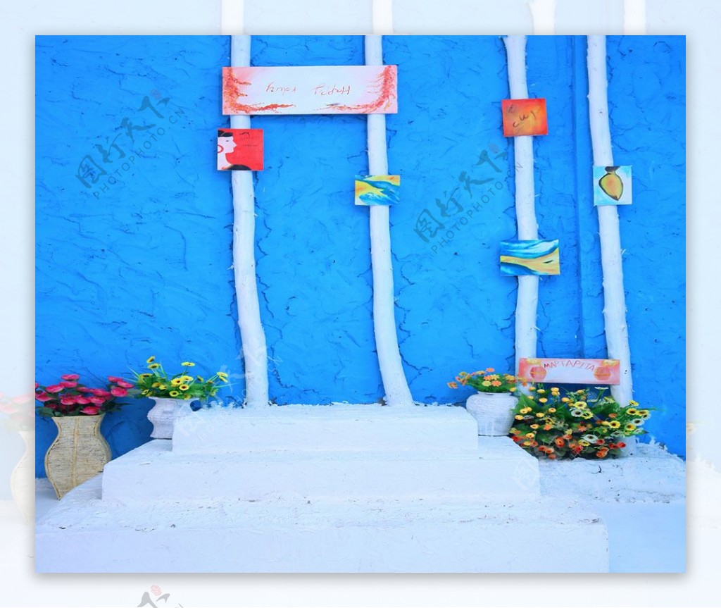 白色台阶与鲜花影楼摄影背景图片