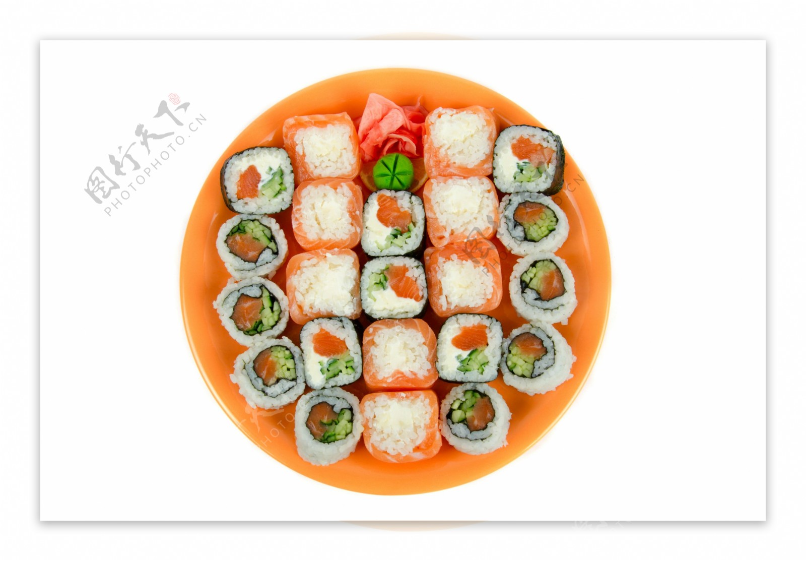 盘子里的日本料理图片