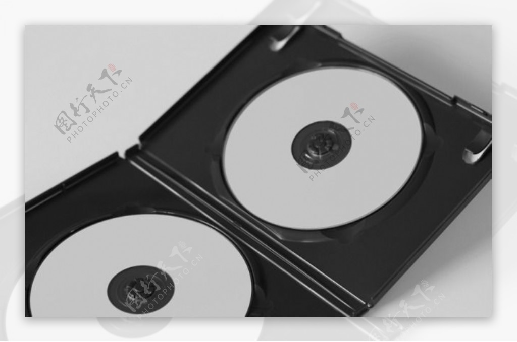 灰色背景的CD封套展示样机