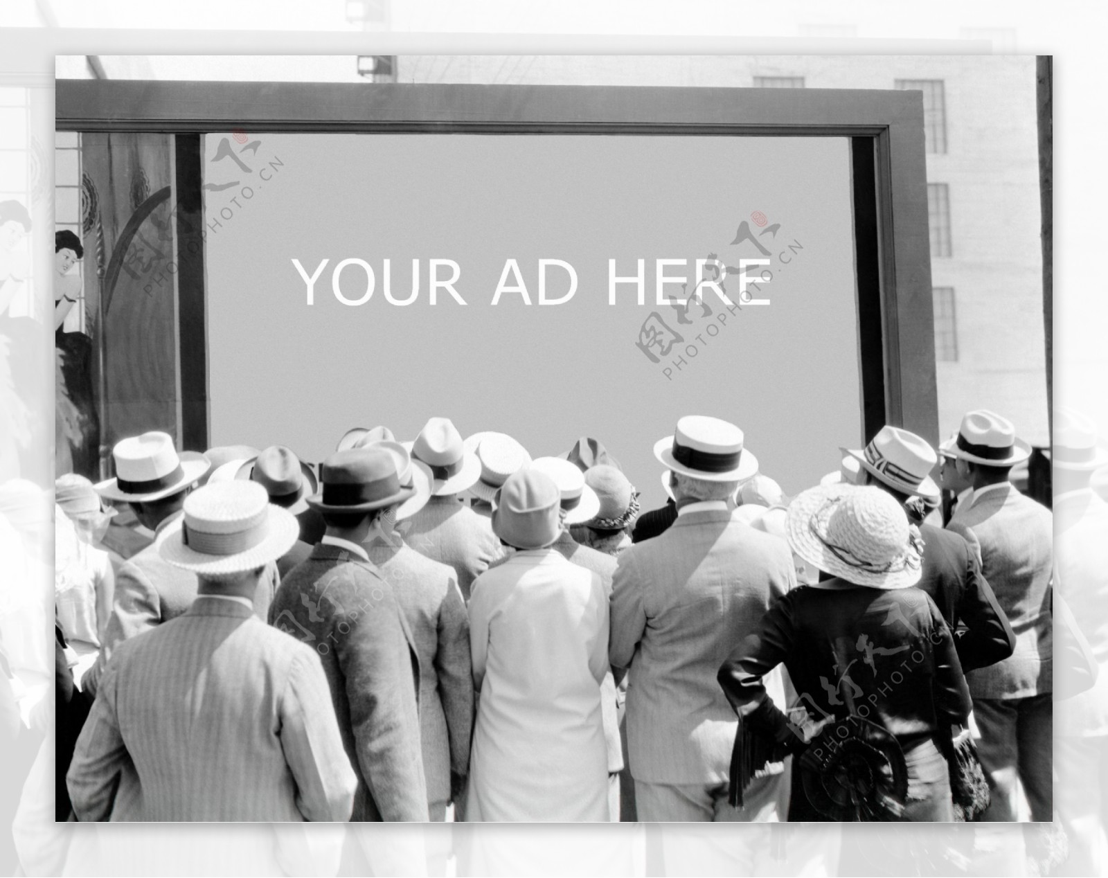 美国街头看广告的人们图片