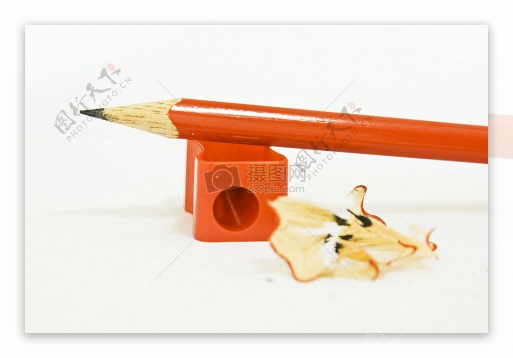 木制铅笔和一支铅笔更清晰