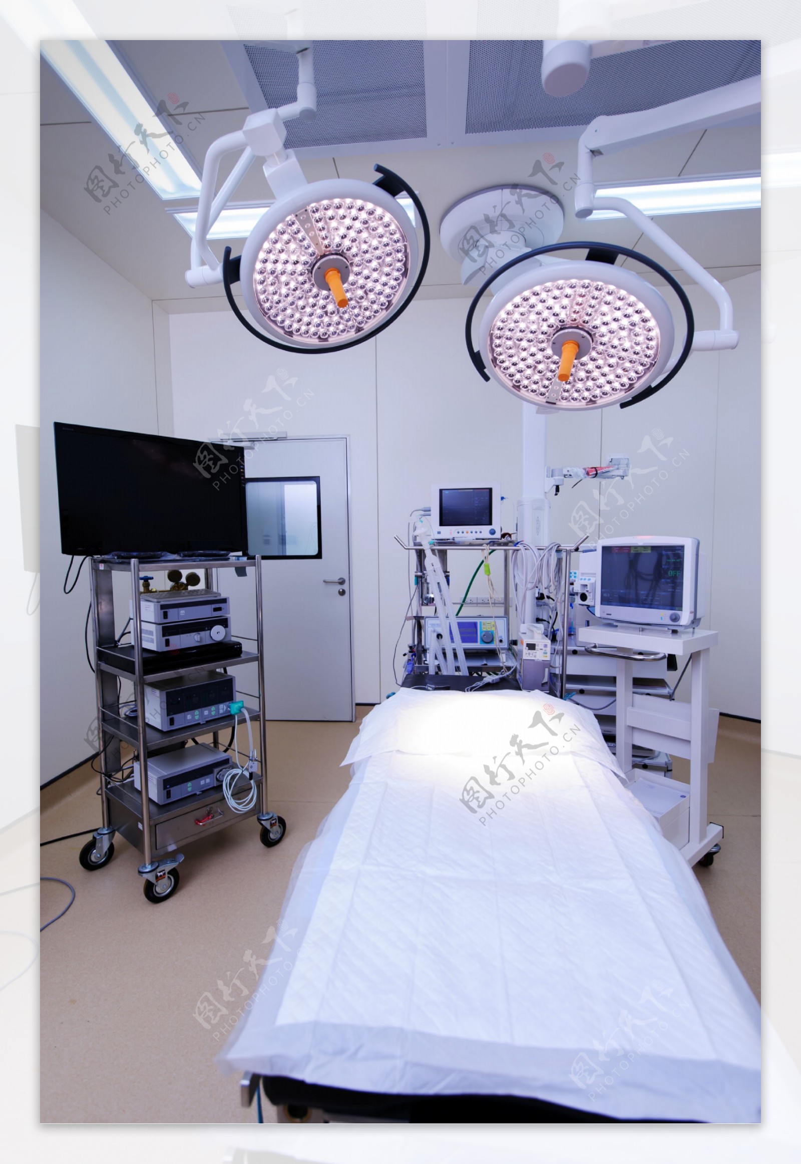 手术室医疗器材摄影图片