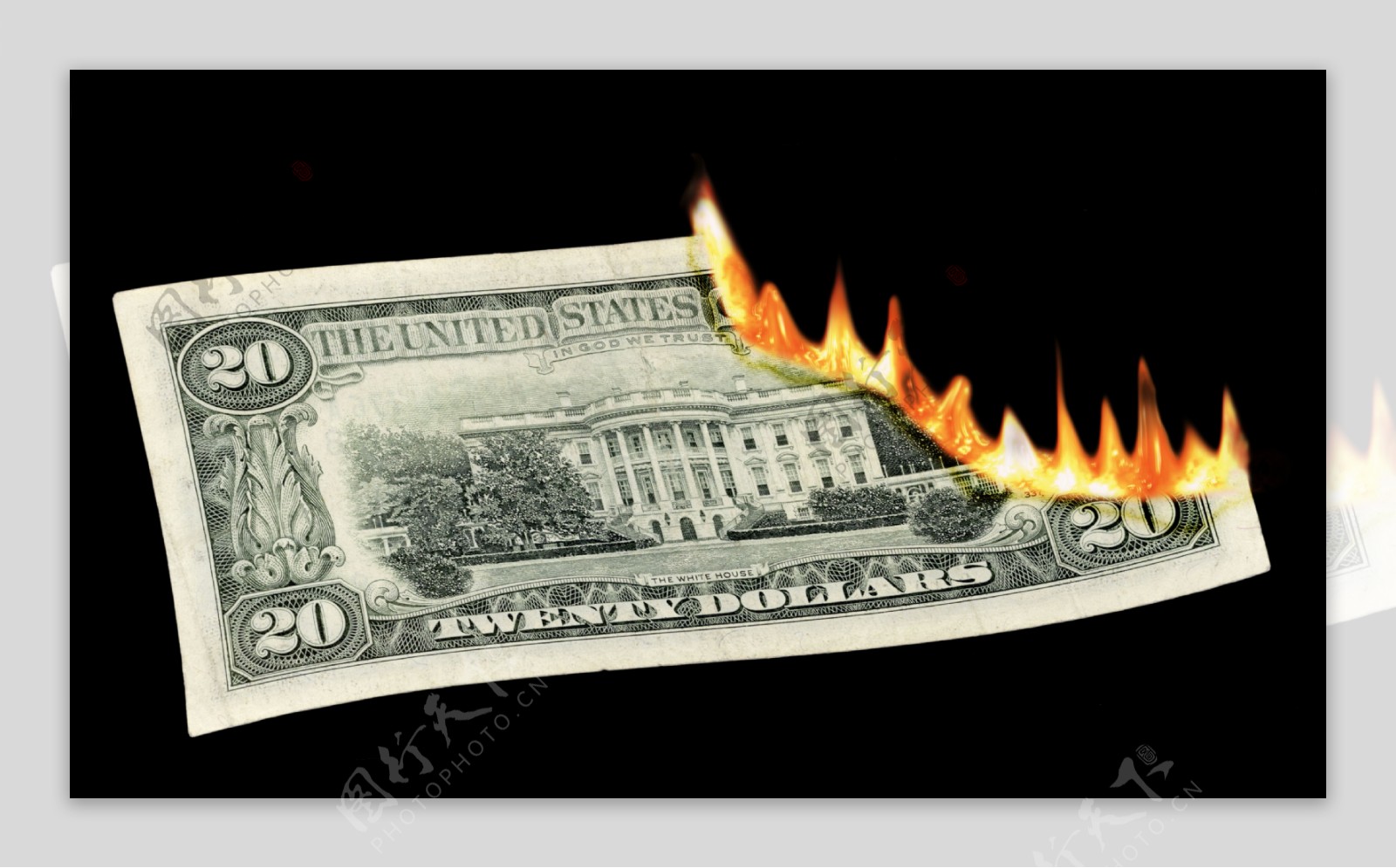 点燃的一枚美元纸币创意设计图片