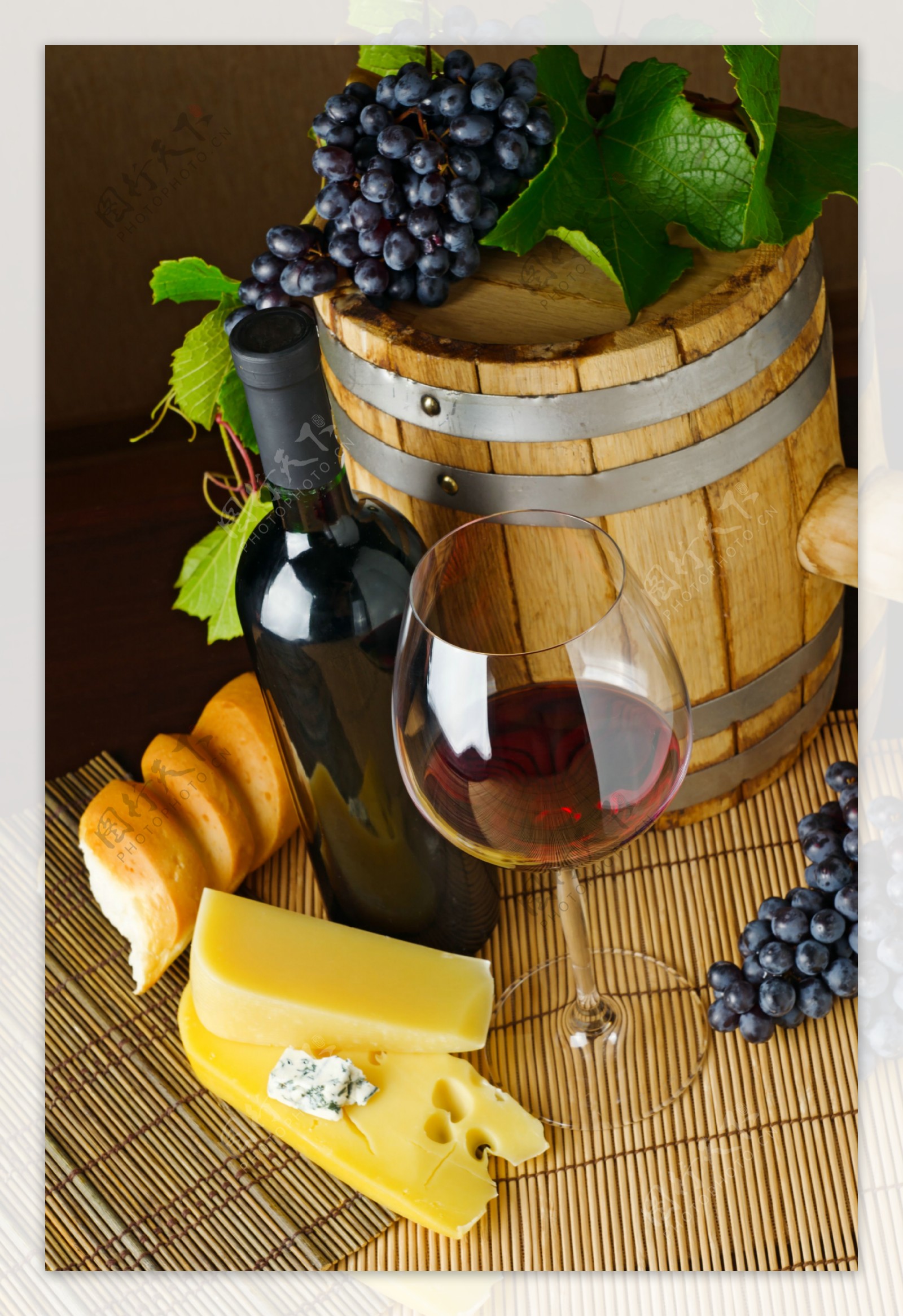 葡萄酒和奶酪图片