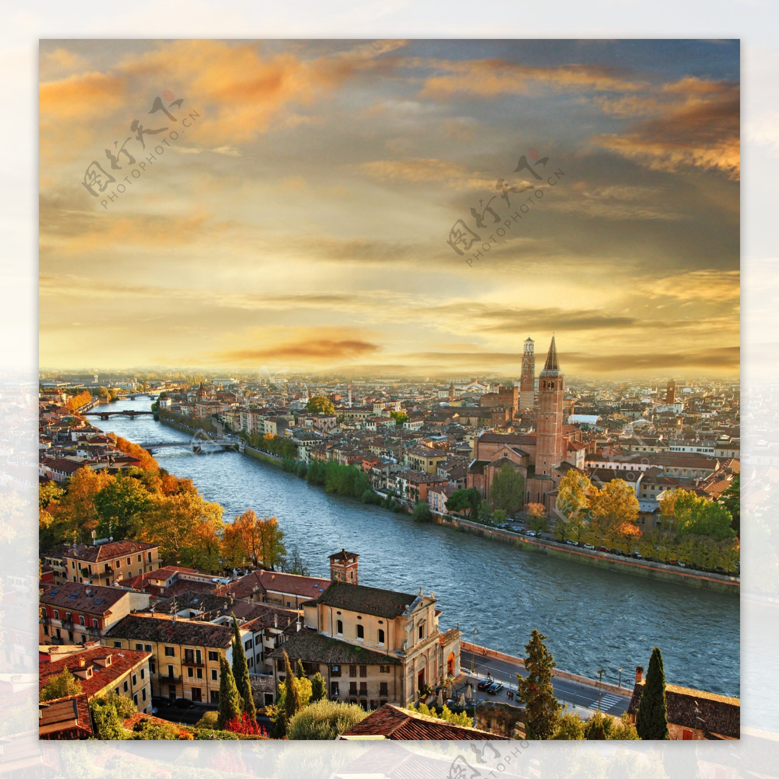 意大利的河流和城镇图片