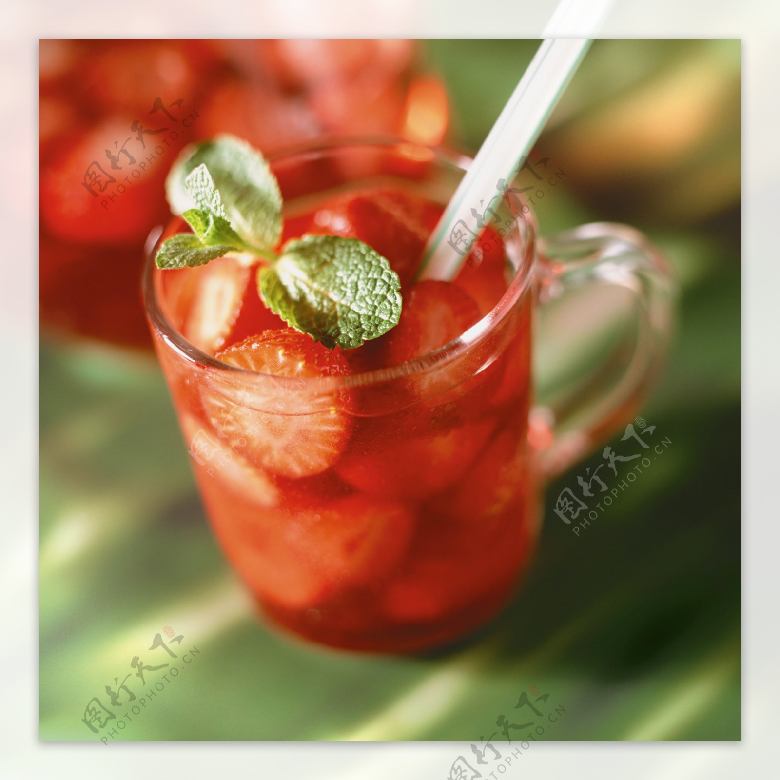 夏日特饮——草莓菠萝汁的做法_【图解】夏日特饮——草莓菠萝汁怎么做如何做好吃_夏日特饮——草莓菠萝汁家常做法大全_宝子Bebe_豆果美食