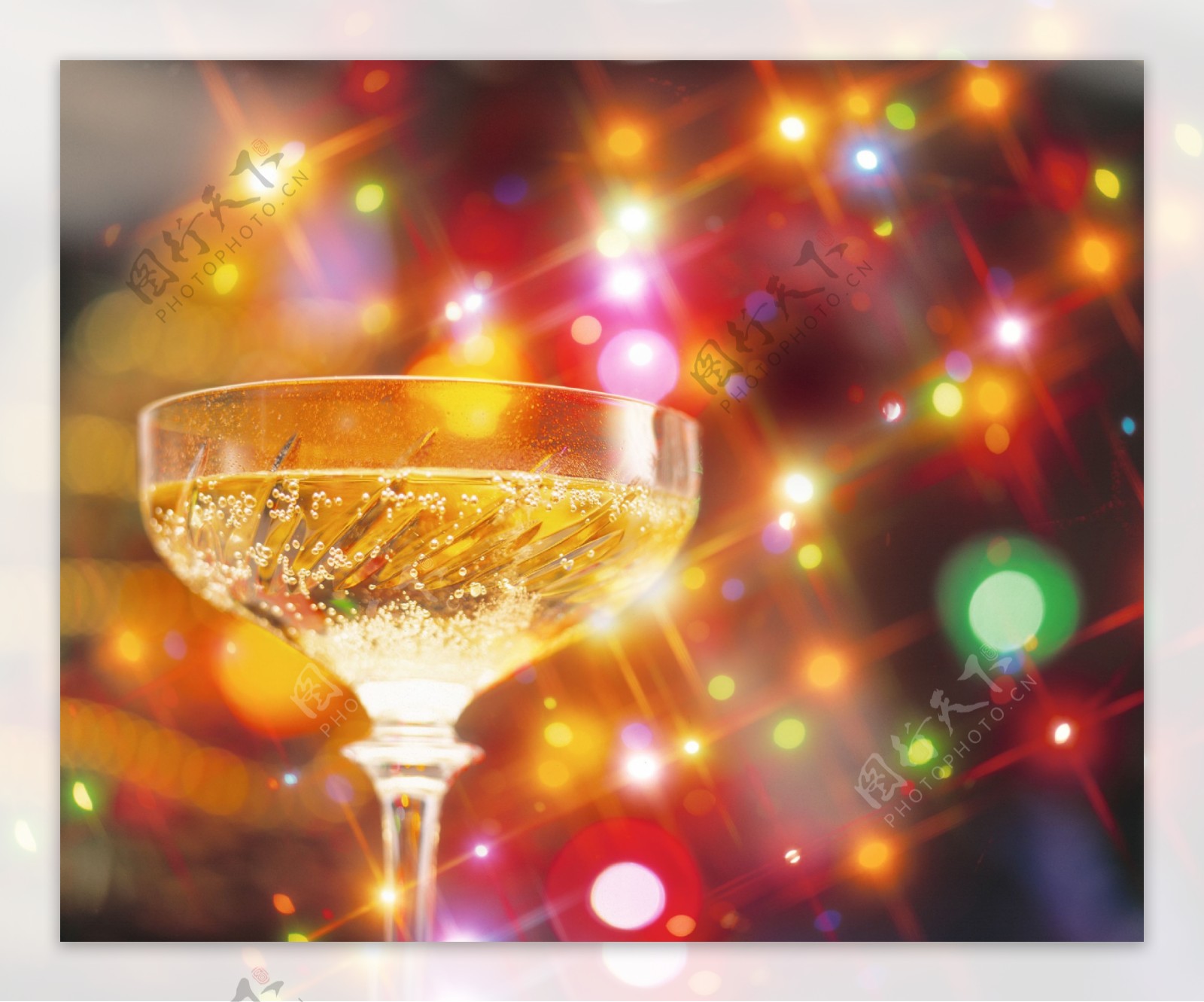 圣诞背景玻璃酒杯图片