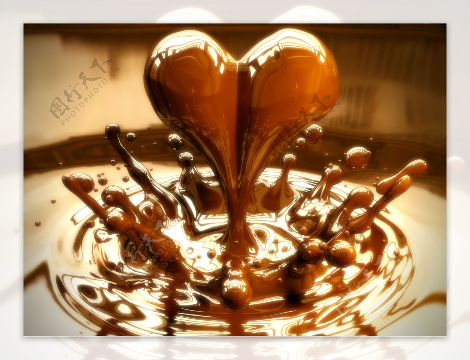 心形巧克力溅起的巧克力图片