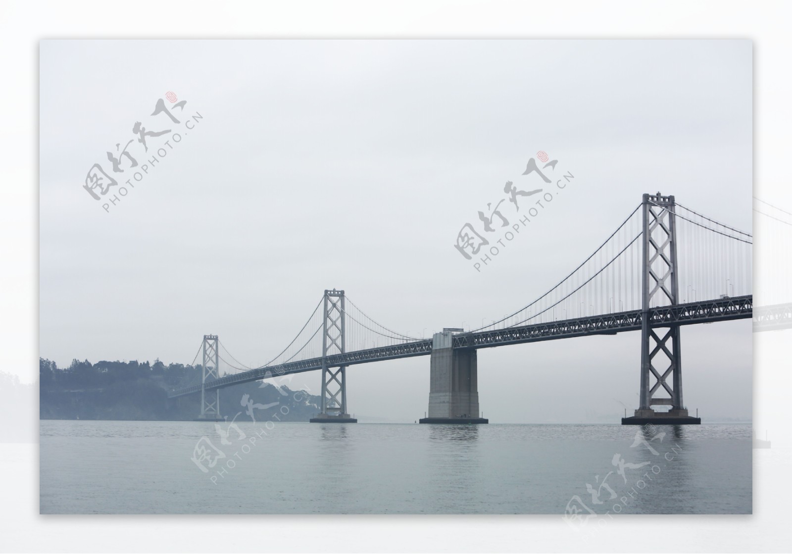 城市海上大桥建筑图片