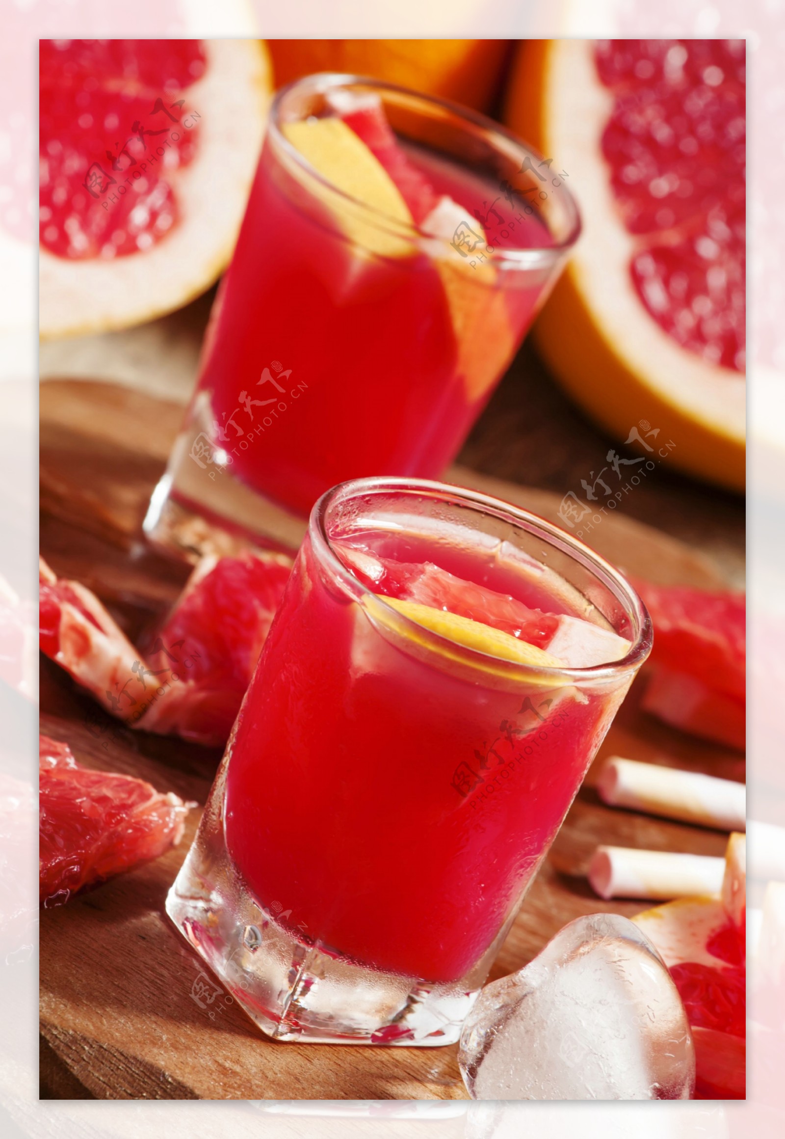 加冰的紅柚饮料