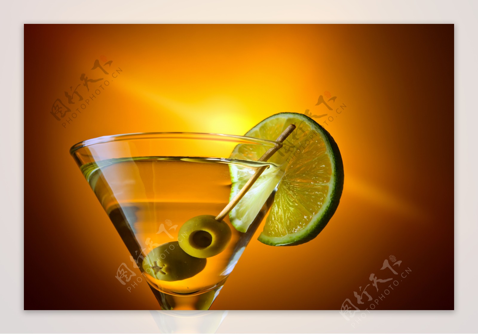 柠檬橄榄鸡尾酒图片
