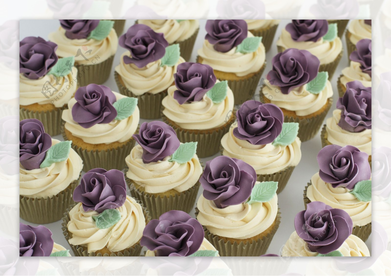 紫色花朵蛋糕图片