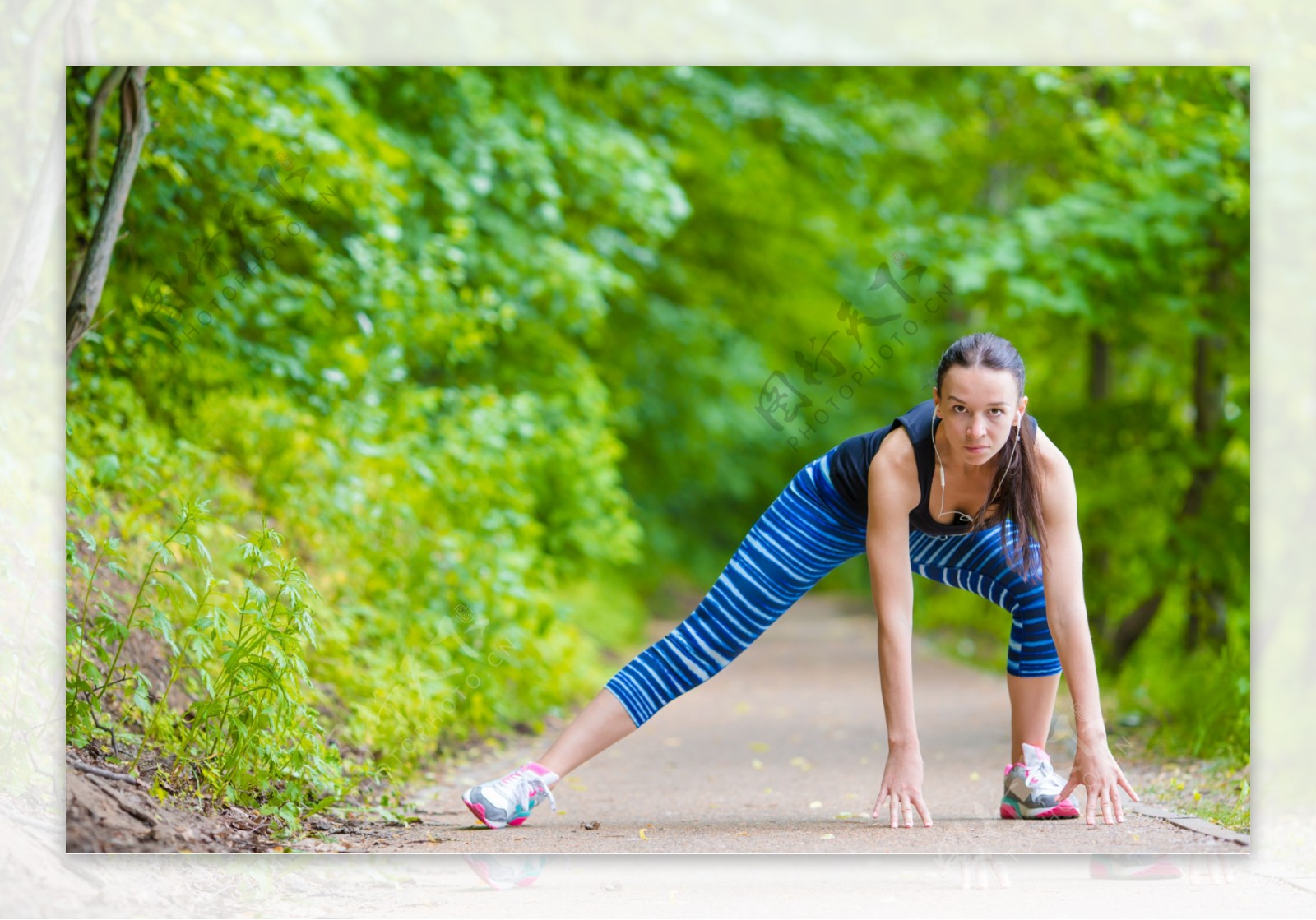 2020新款欧美健身瑜伽运动内衣女 花蕾镂空美背跑步防震运动文胸-阿里巴巴