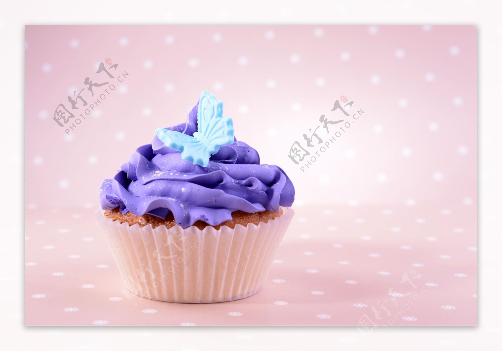 紫色奶油蛋糕图片