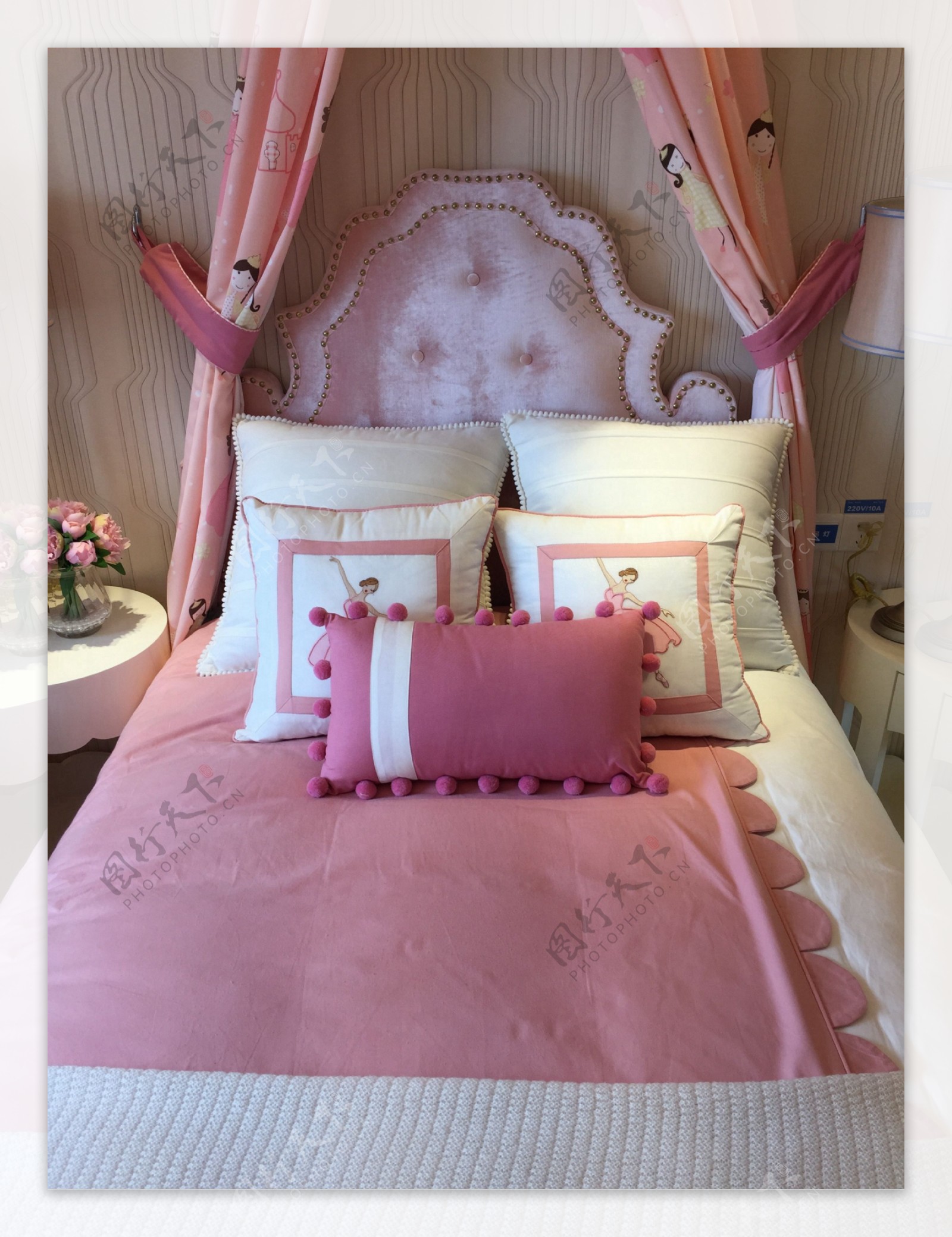 温馨粉色卧室室内设计家装效果图