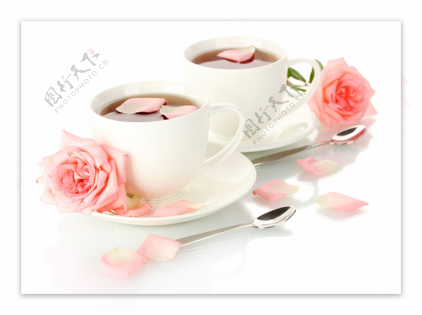 咖啡与粉玫瑰图片