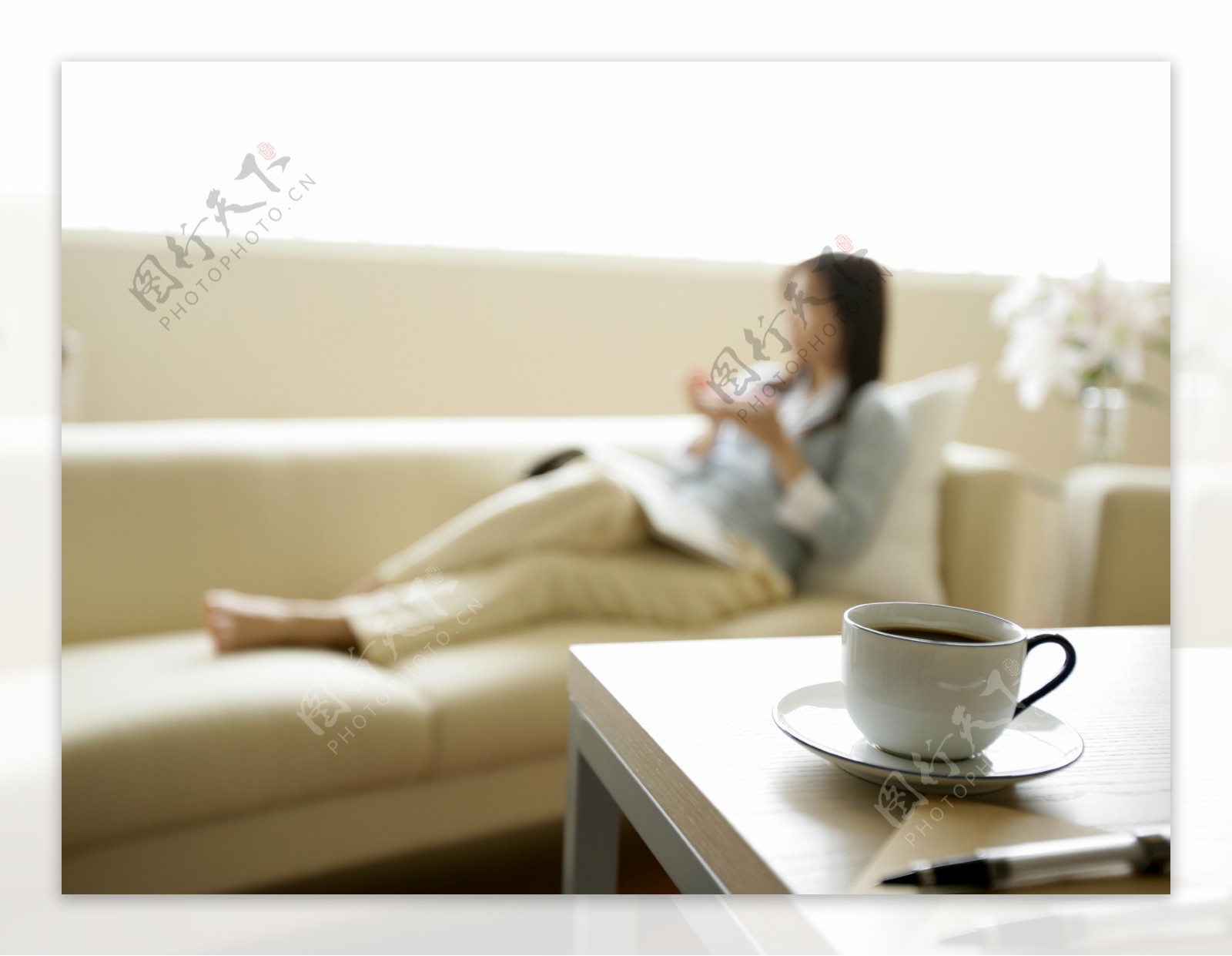 喝咖啡的美女图片素材-编号24008769-图行天下
