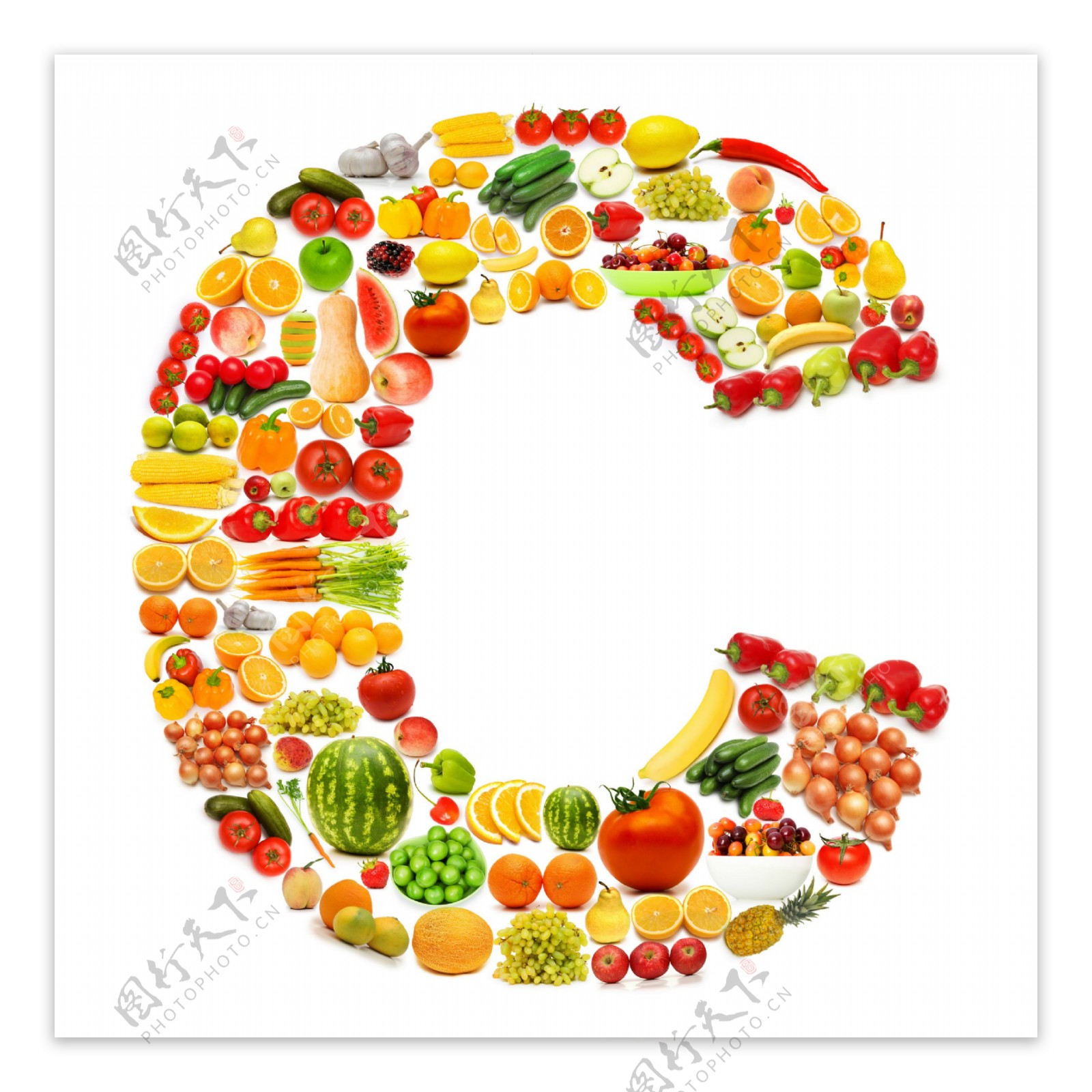 新鲜水果和蔬菜组成的字母C图片