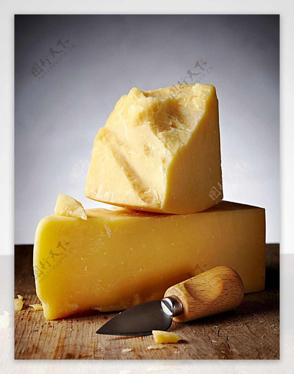 刀具与黄油奶酪