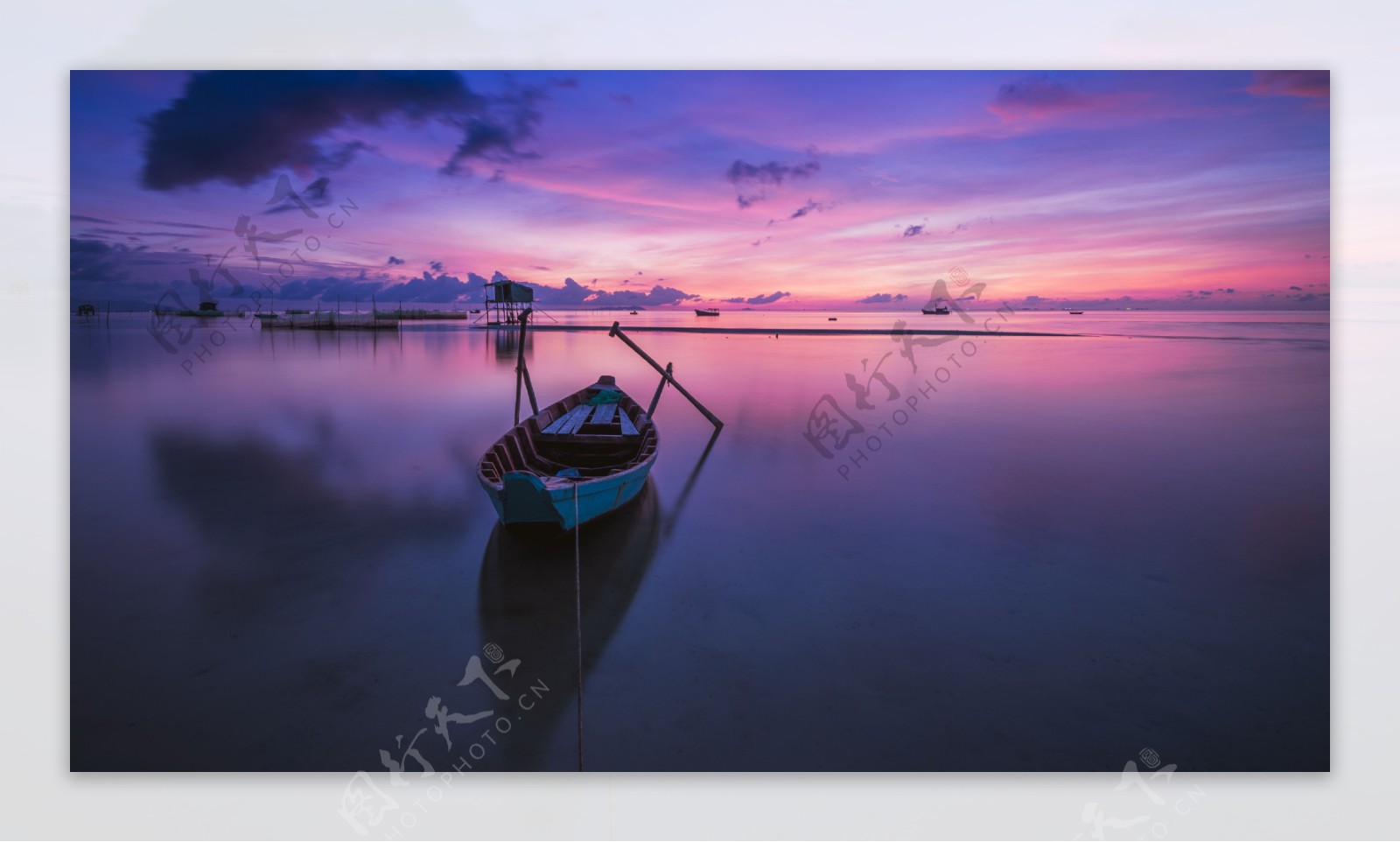 紫色海岛风景图片