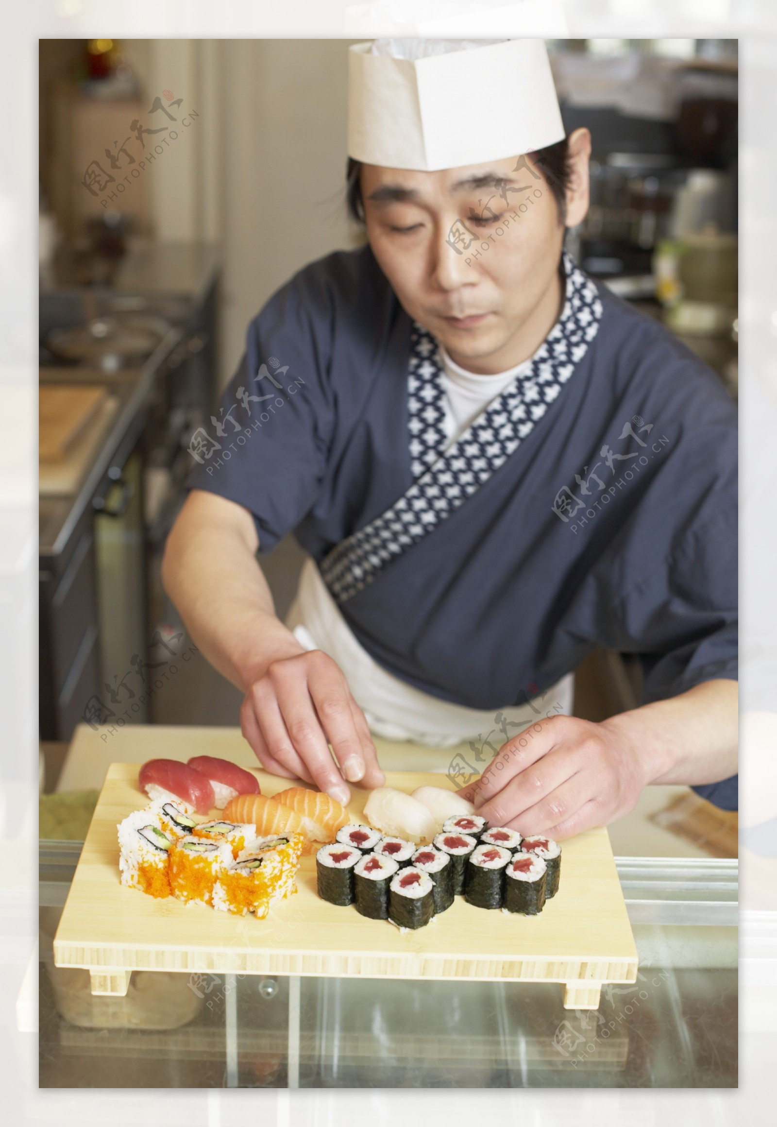 高清日本寿司厨师图片