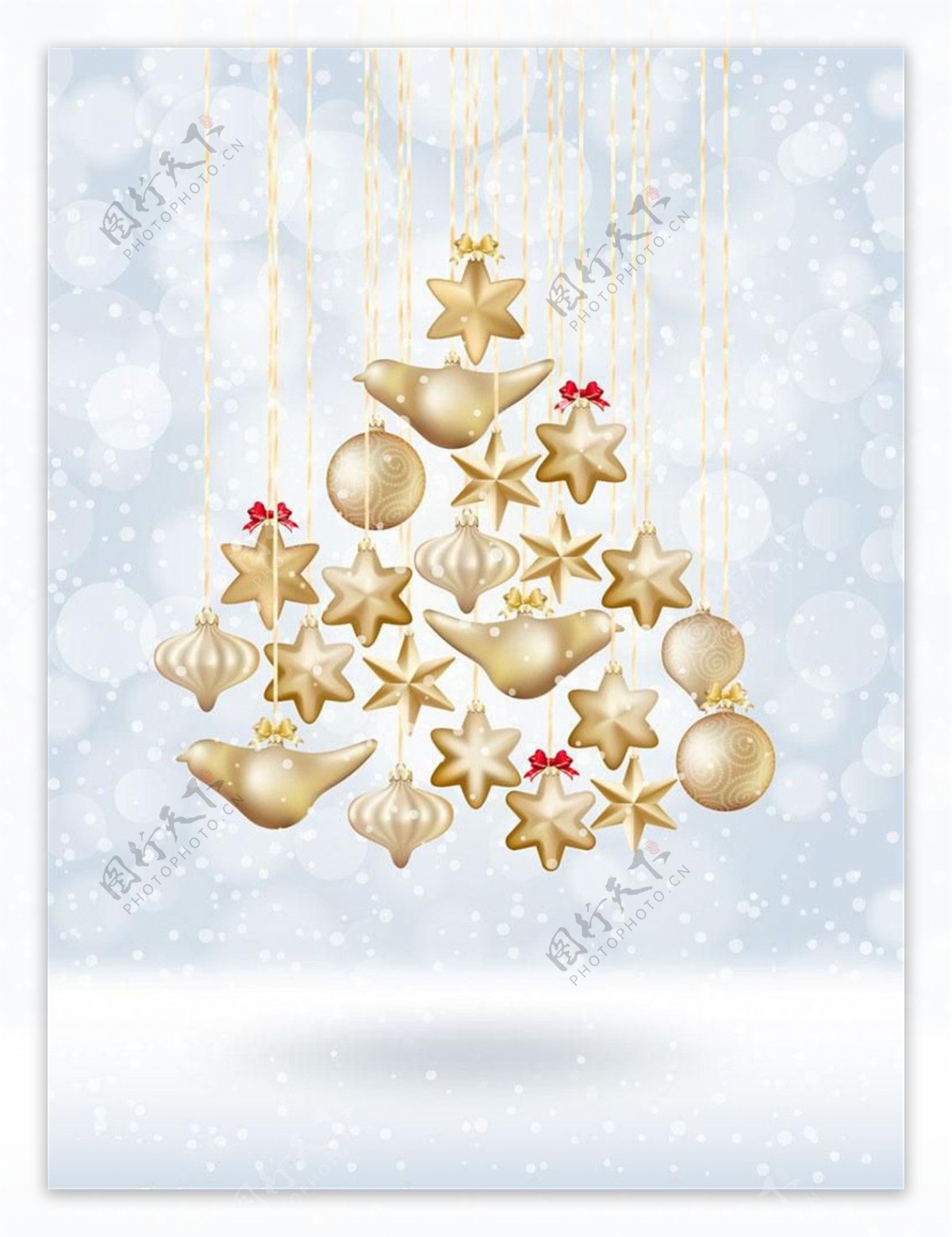 光斑与悬挂的圣诞装饰物图片