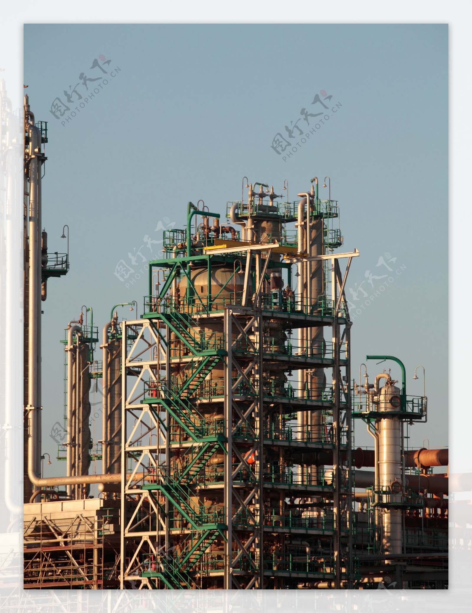 炼油厂机械设备图片