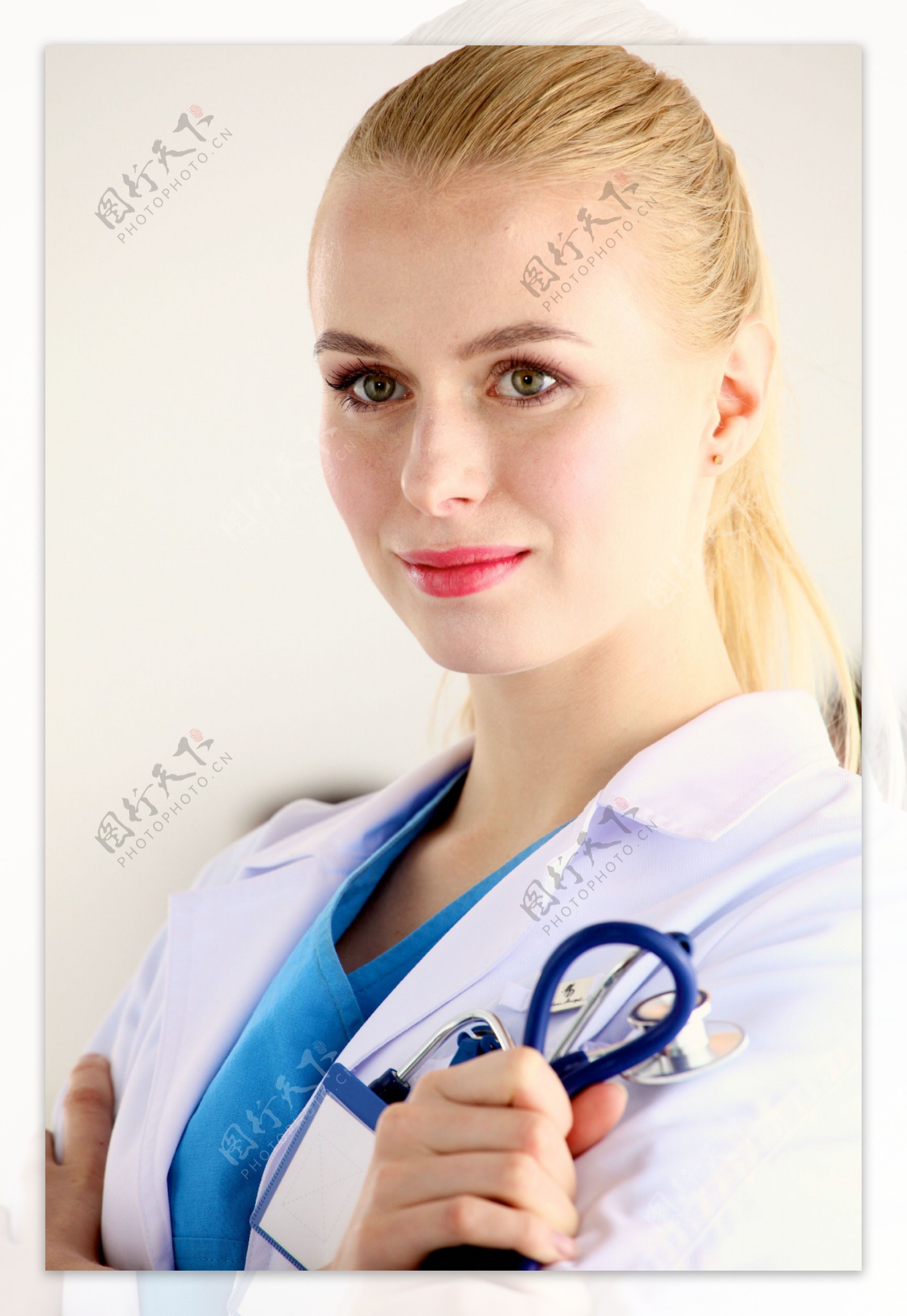 女医生团队的职业形象照图片下载 - 觅知网