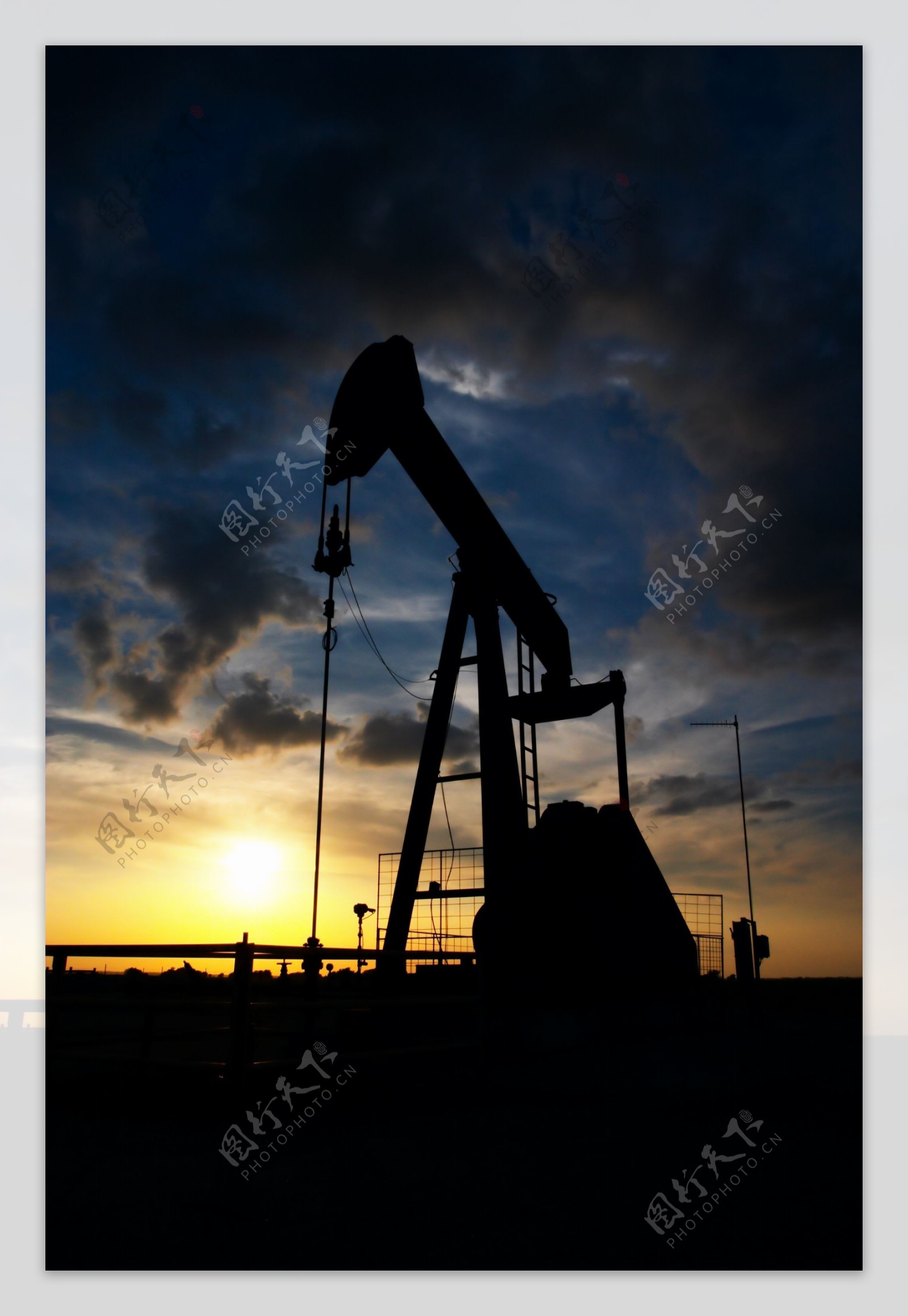 石油钻井图片