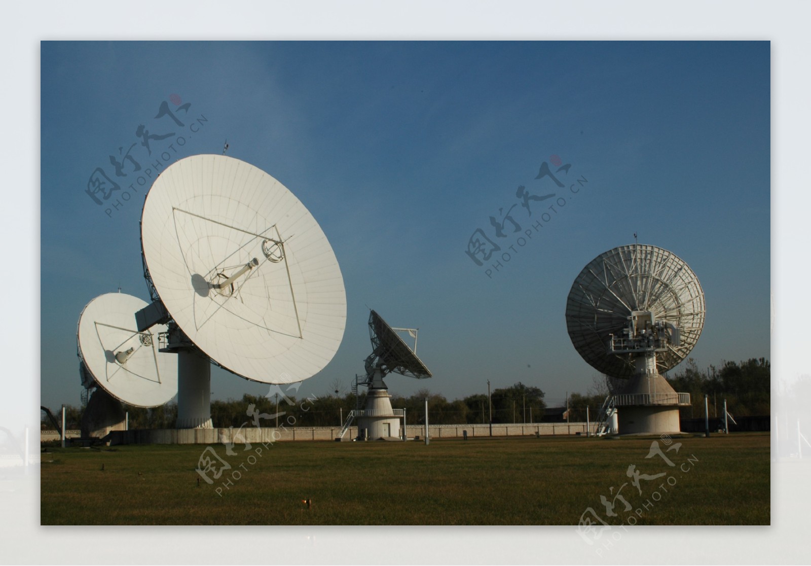 卫星信号接收器图片