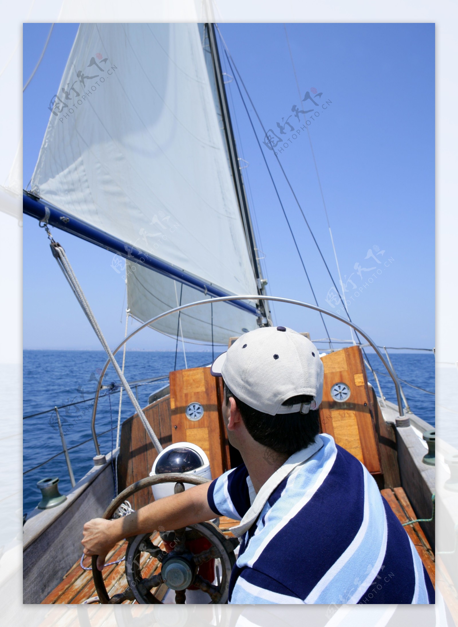 帆船航海图片