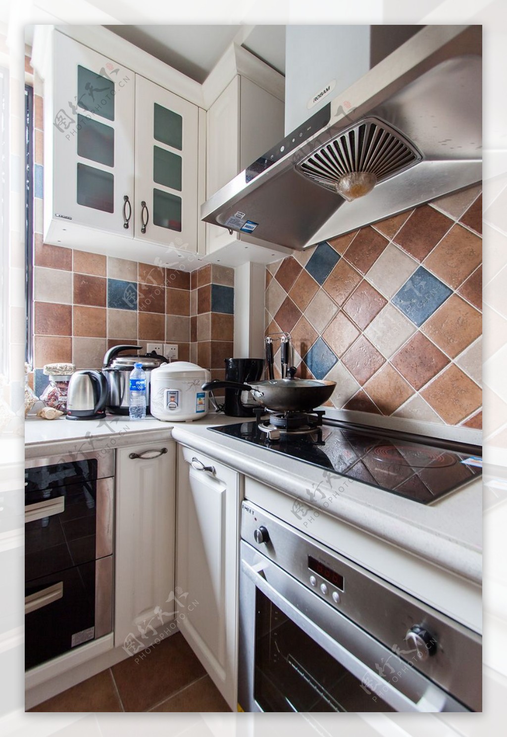 简约风室内设计厨房菱形瓷砖效果图