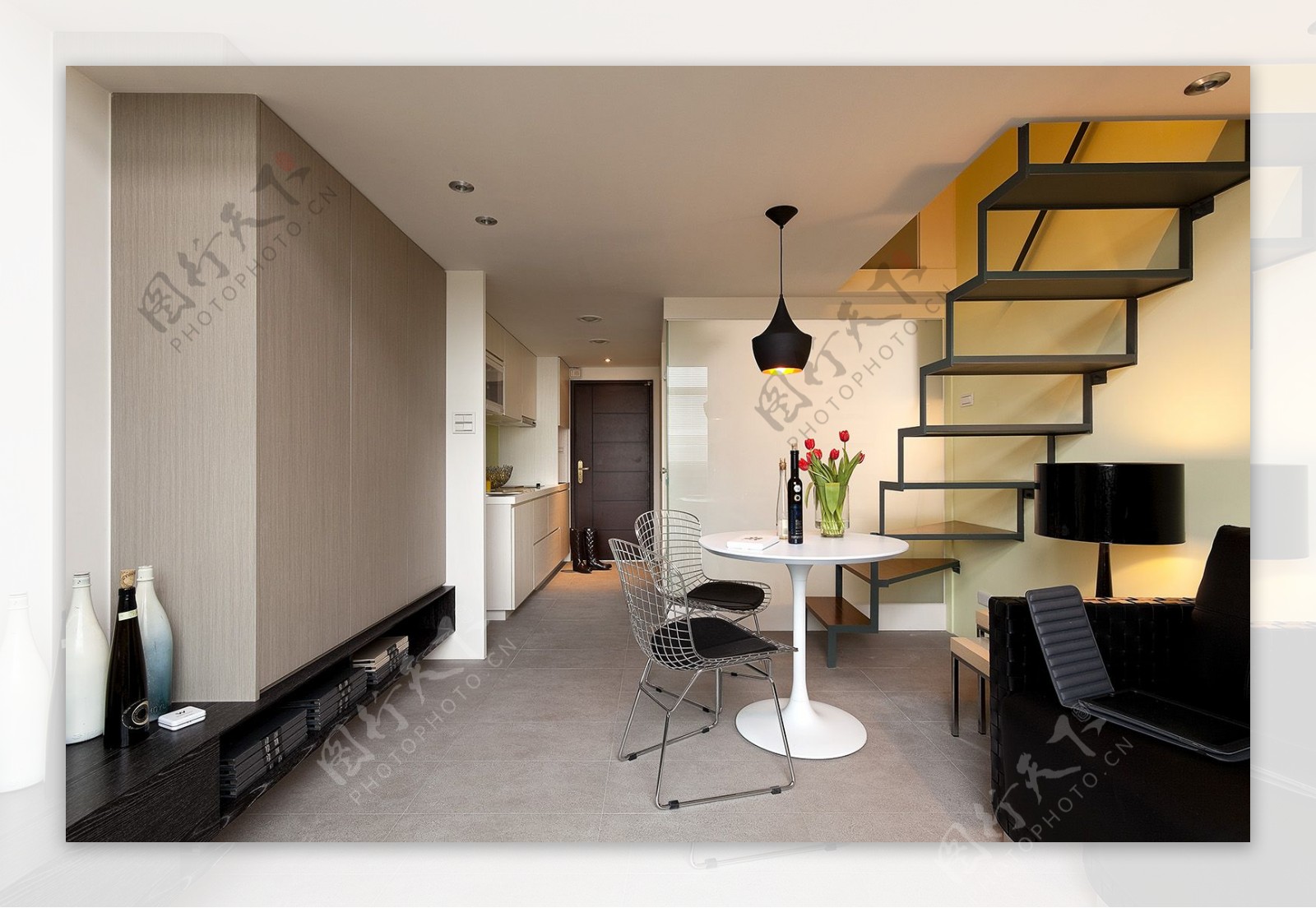 现代时尚客厅浅褐色背景墙室内装修效果图