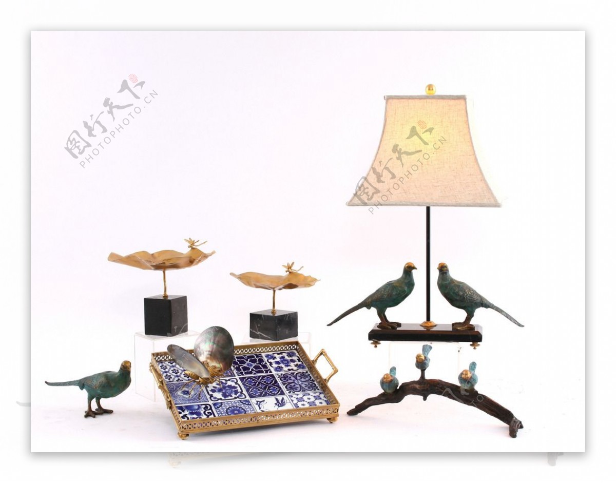 中式古典陶瓷配铜托盘花鸟摆件