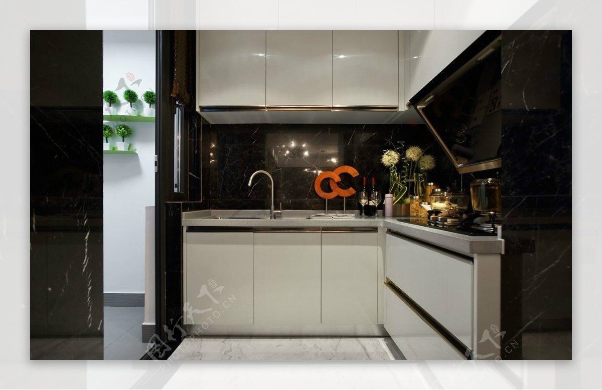 简约厨房白色橱柜装修效果图