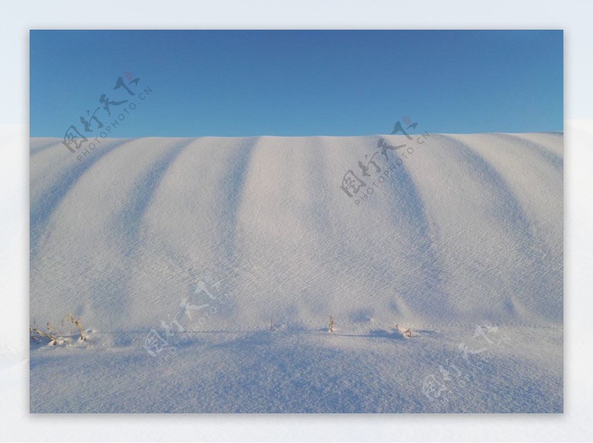 雪景蓝天白雪