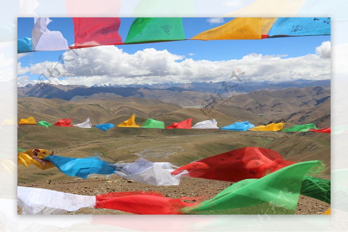 西藏加措拉山口经幡