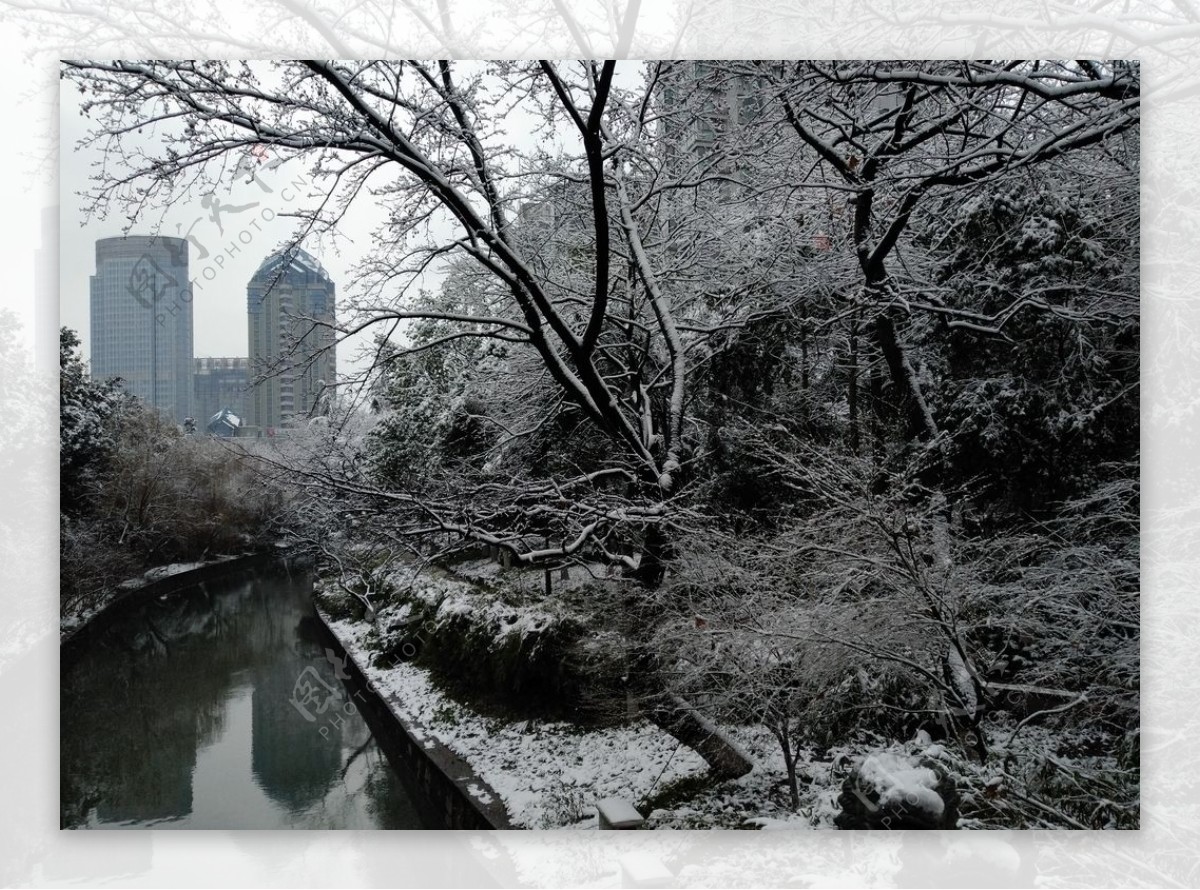 城市雪景