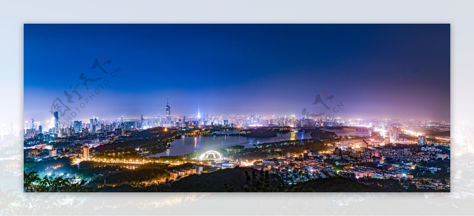 紫金山俯瞰南京城夜景
