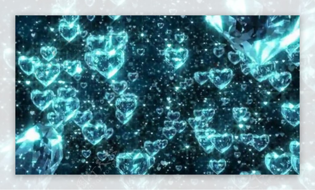 透明浅蓝水晶心形变换视频素材