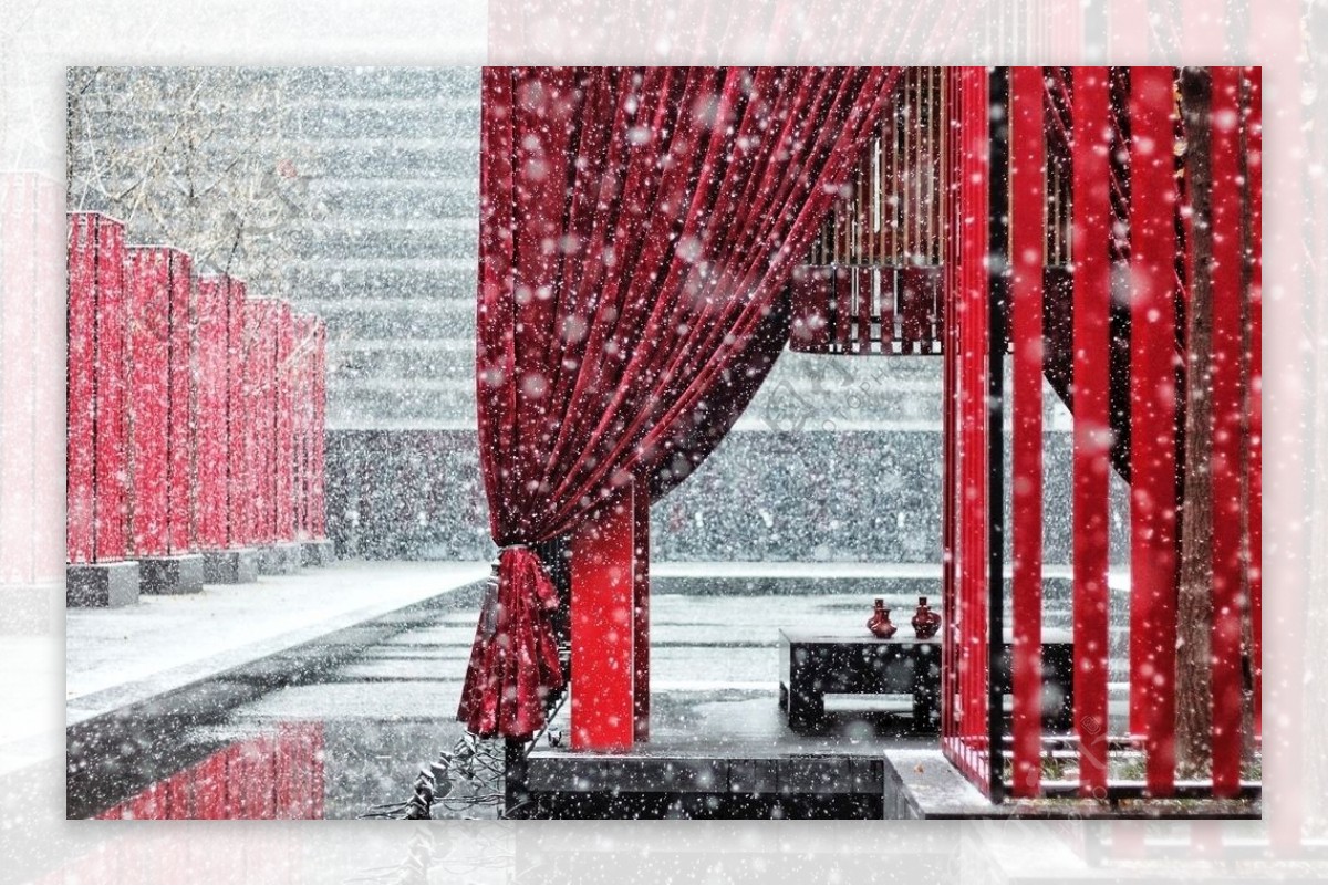红色西藏落雪冬日