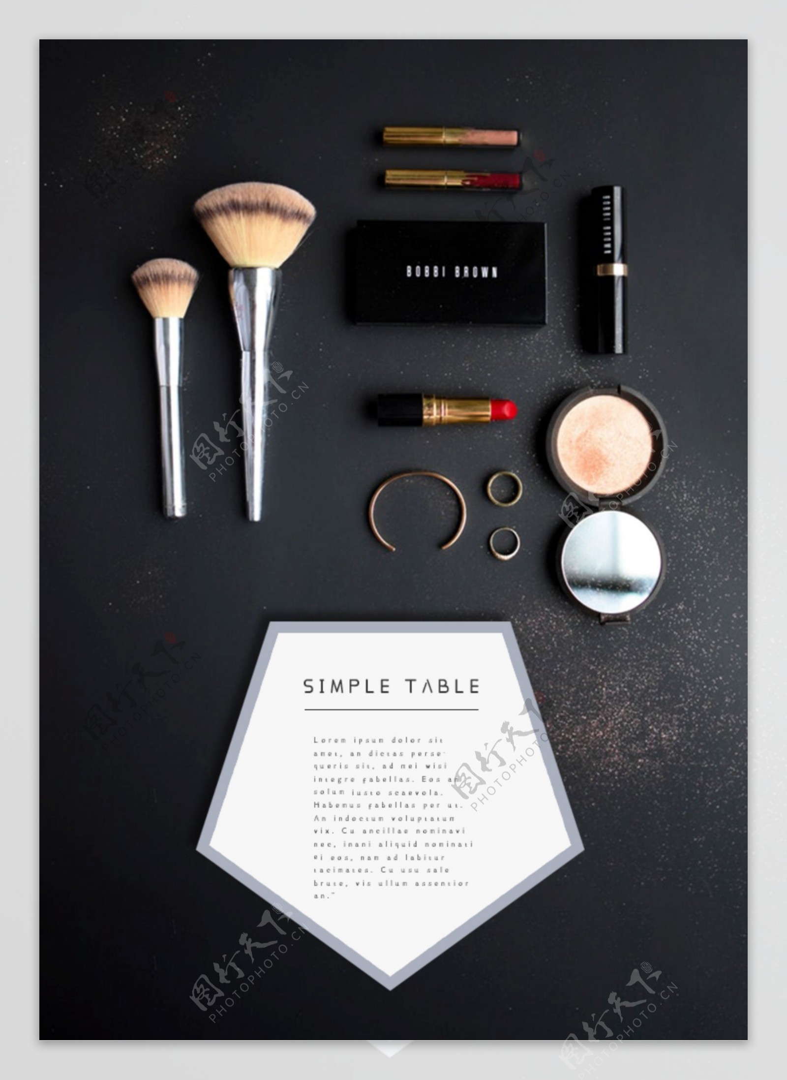 化妆品简洁书桌的海报