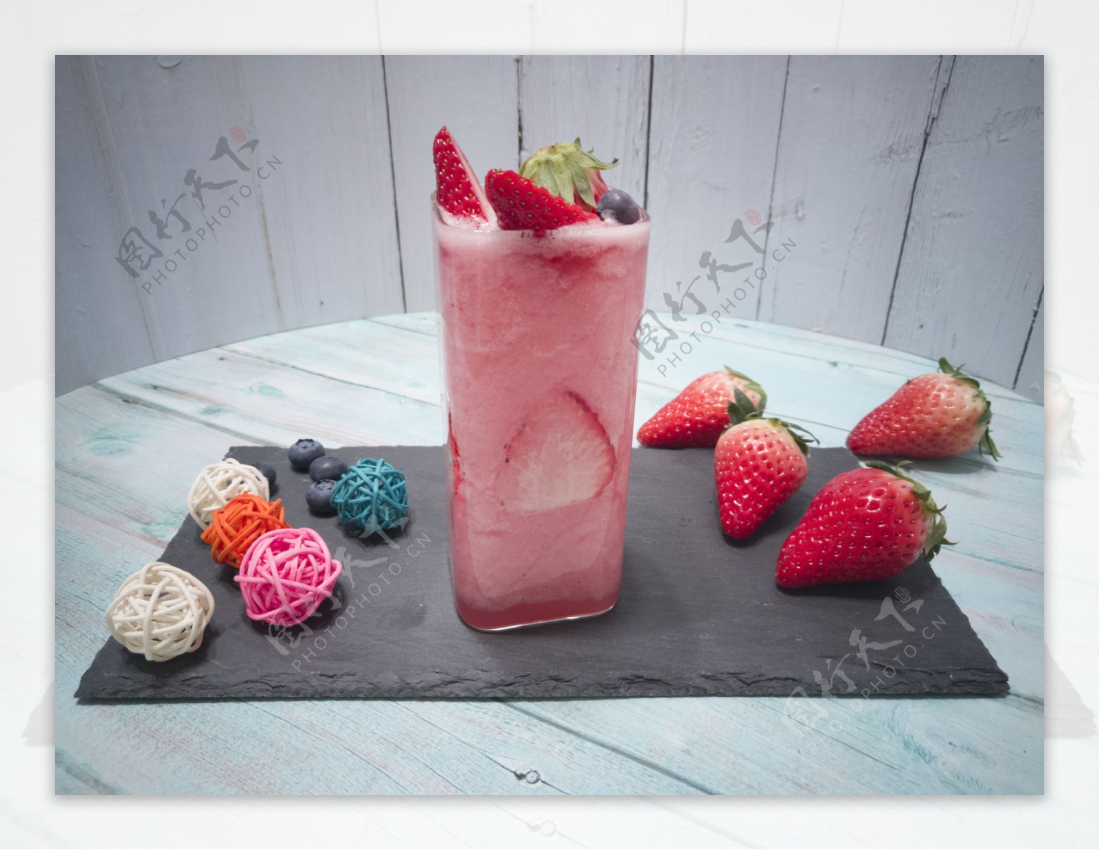 草莓冰沙红色餐饮饮品照片